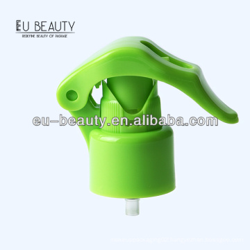 Mini trigger manual sprayer 24/410 button lock design